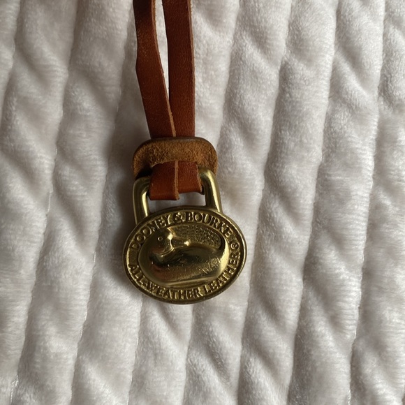 Vintage Dooney & Bourke Square Carrier Crossbody in Navy and Tan - Picture 4 of 13